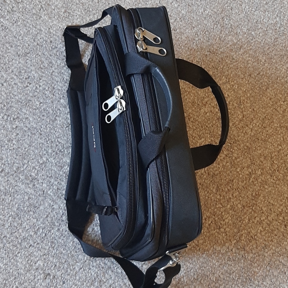 Icon Briefcase/Lap Top Computer Bag - Picture 8 of 14